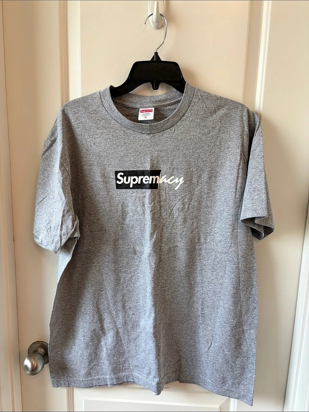 Supreme Short Sleeve Logo Tee in Gray Size Medium